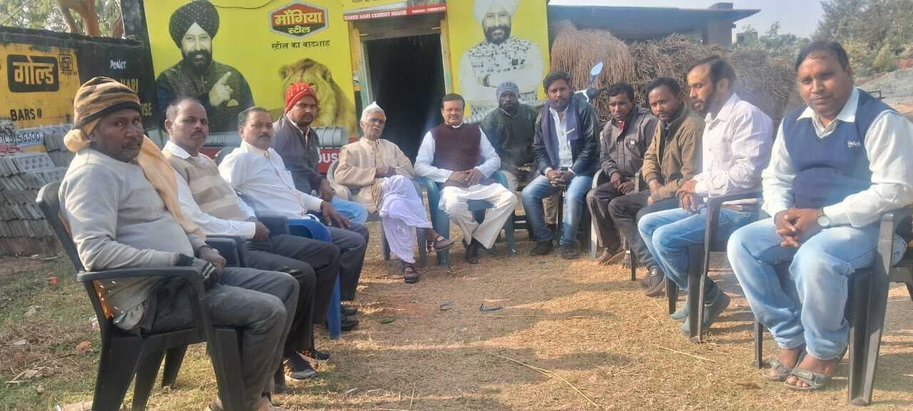 कांग्रेस कार्यकर्ताओं ने मनाया पार्टी का 140वां स्थापना दिवस