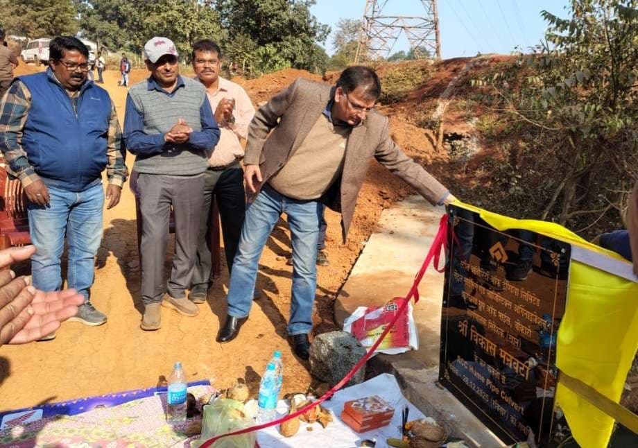 Chaibasa News : चिरिया-साइडिंग पुल से परिवहन होगा सुचारू