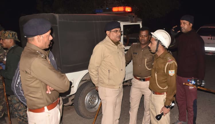 Bokaro News : चास मुफस्सिल पुलिस पर पथराव, थाना प्रभारी समेत दो घायल