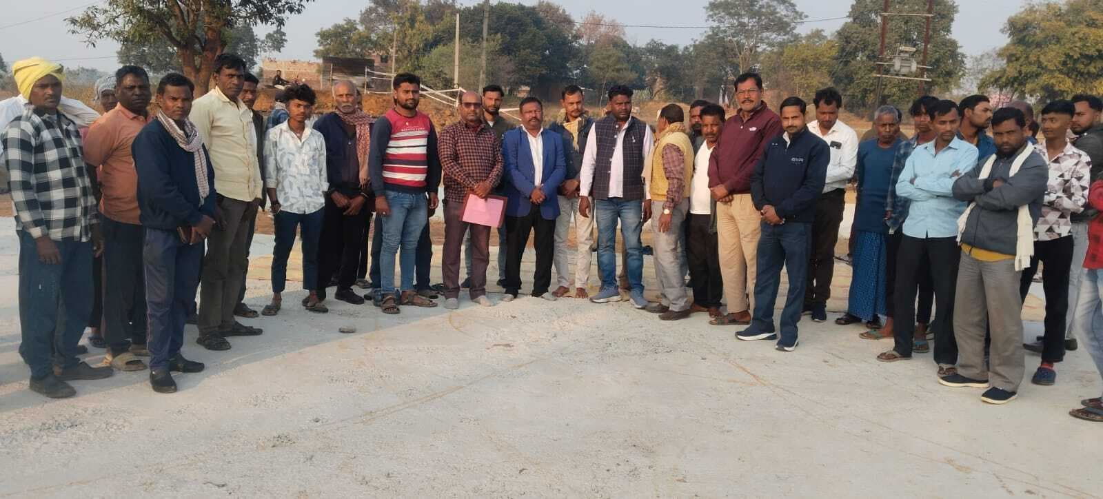 Bokaro News : बोकारो के अराजू में ग्रामीणों ने रोका कोलकाता-वाराणसी एक्सप्रेसवे निर्माण कार्य