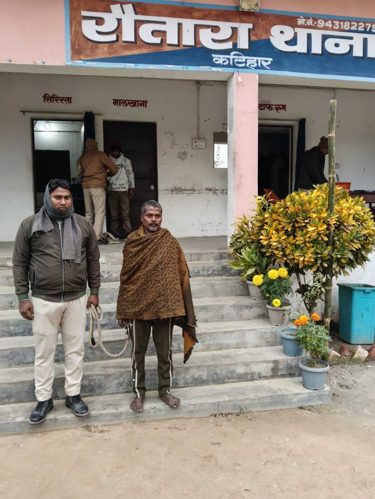 कुर्की वारंटी अभियुक्त को पुलिस ने किया गिरफ्तार