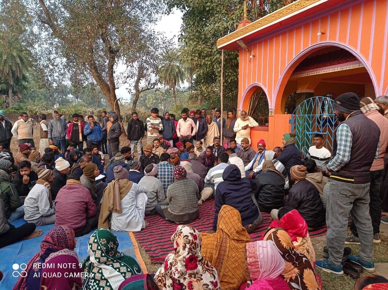 आरोपी के घर के सामने आंदोलन करने का लिया निर्णय