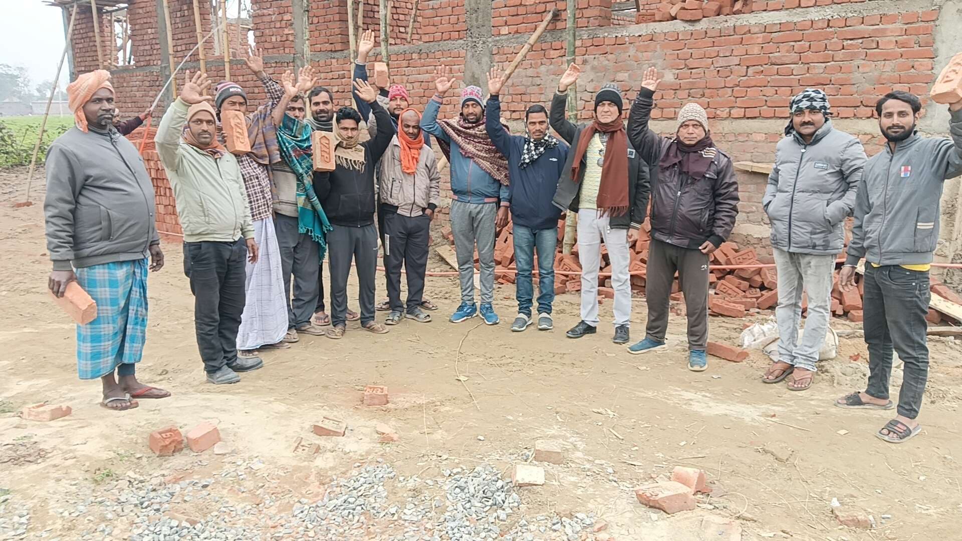 नाराज लोगों ने जमकर किया प्रदर्शन