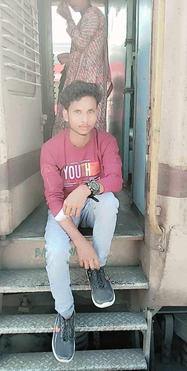 युवक का शव पहुंचते ही मचा कोहराम