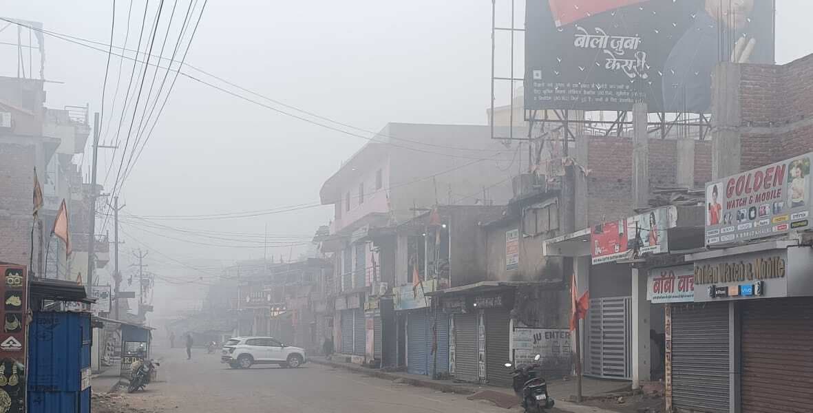 सर्द हवाओं ने कपकपाने वाली ठंड बढ़ाई,  लोग अलाव से ले रहे राहत