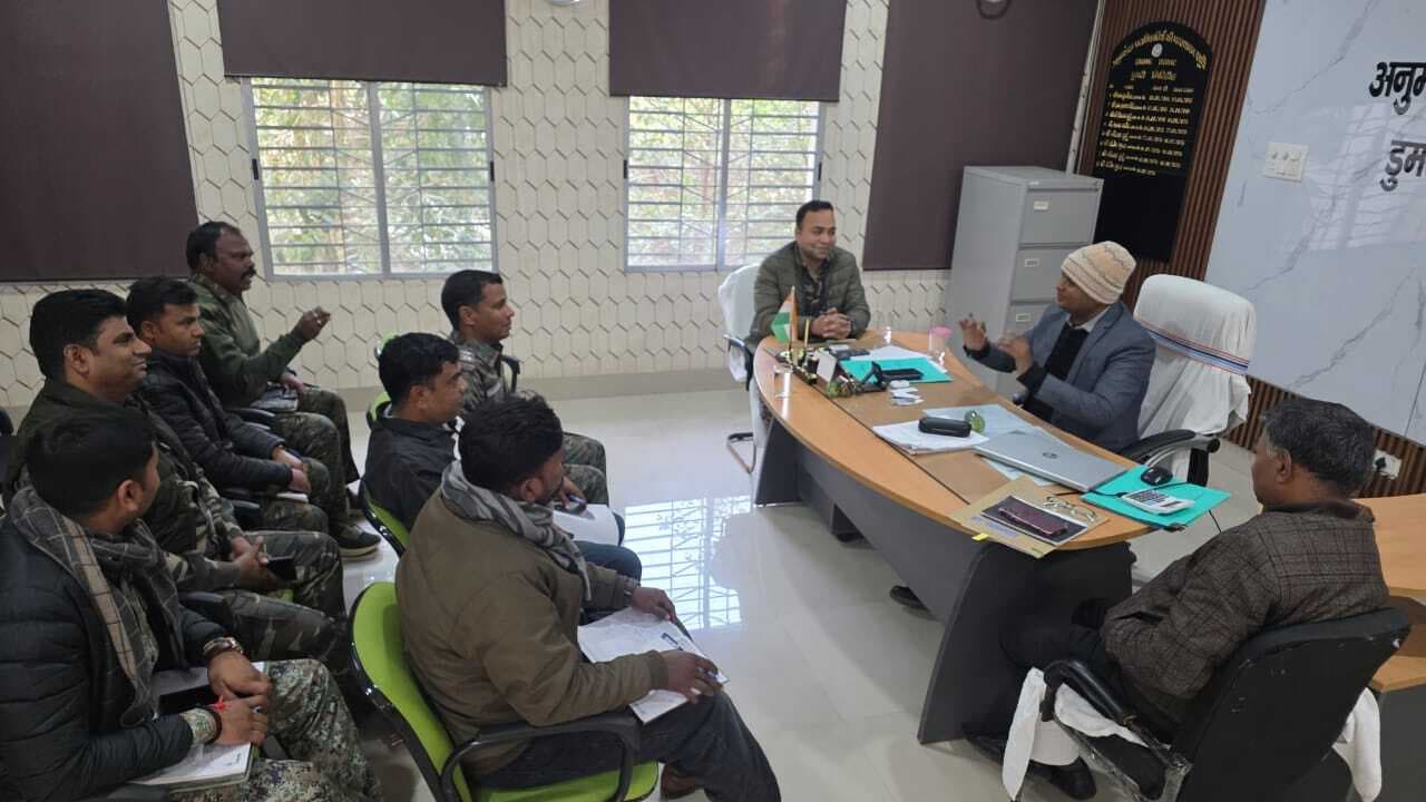 Giridih News :नववर्ष पर सुरक्षा व्यवस्था बनाये रखने पर मंत्रणा