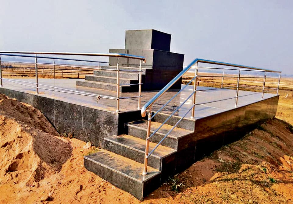 Chaibasa News : नववर्ष पर चूल्हा-चौका बंद रख उपवास करेंगे राजाबासा के ग्रामीण