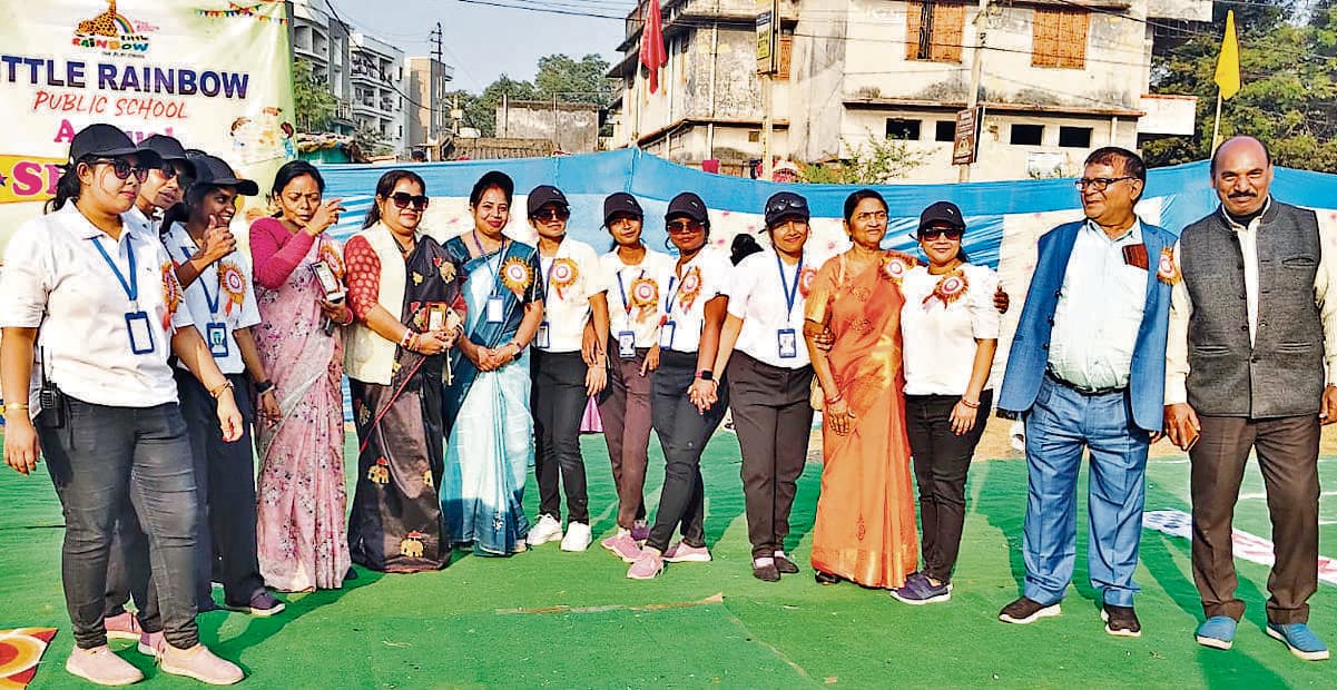 Seraikela Kharsawan News : मिकी माउस ग्रुप व रेड कलर ग्रुप बने विजेता