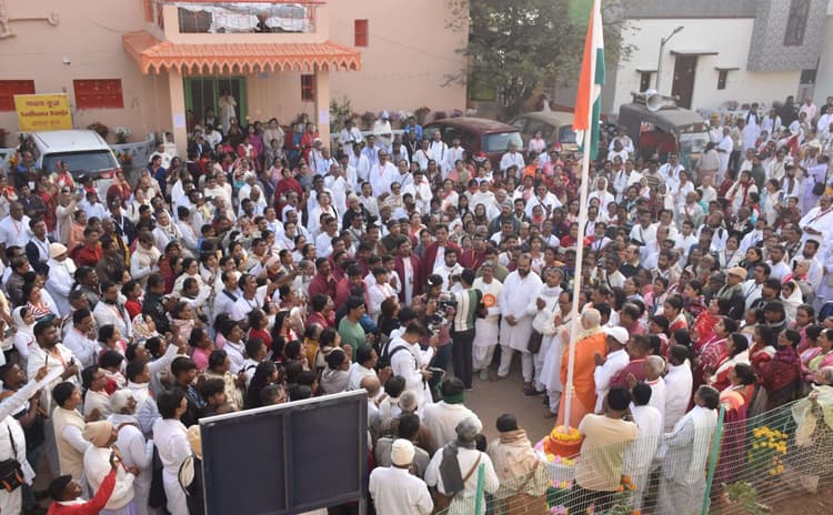 Bokaro News : पुपुनकी आश्रम में नौ दिवसीय आध्यात्मिक मेला शुरू