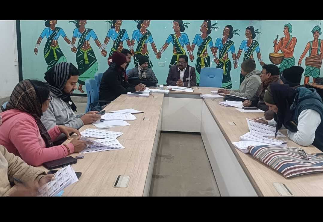 मतदाता सूची के काम को समय पर करें पूरा : बीडीओ