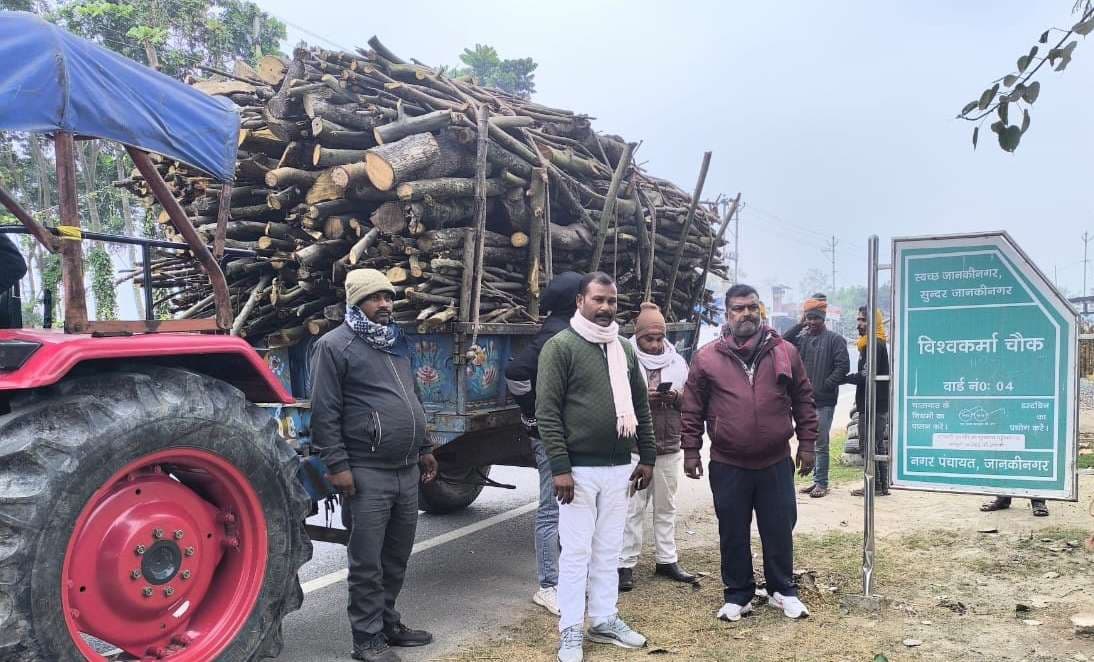 प्रमुख चौक-चौराहों पर की गयी अलाव की व्यवस्था