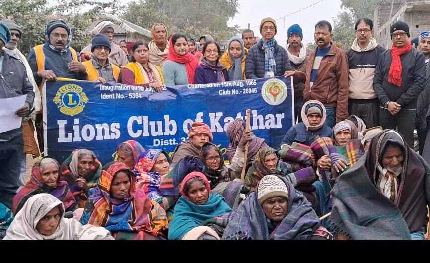 लायंस क्लब ने 50 निःसहाय लोगों के बीच बांटा कंबल