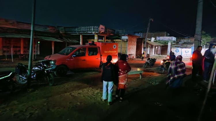 शॉर्ट सर्किट से दो दुकान में लगी आग, लाखों की क्षति