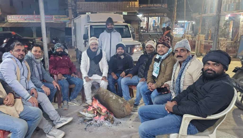 रेडक्रॉस सोसाइटी ने की बैठक, अलाव व कंबल वितरण पर चर्चा