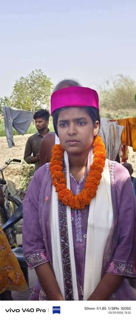 Samastipur News:काष्ठ से कलम तक का सफर कर साक्षी ने बढ़ाया मान