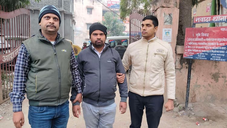 10 हजार रुपये रिश्वत लेते पंचायत सचिव रंगेहाथ गिरफ्तार