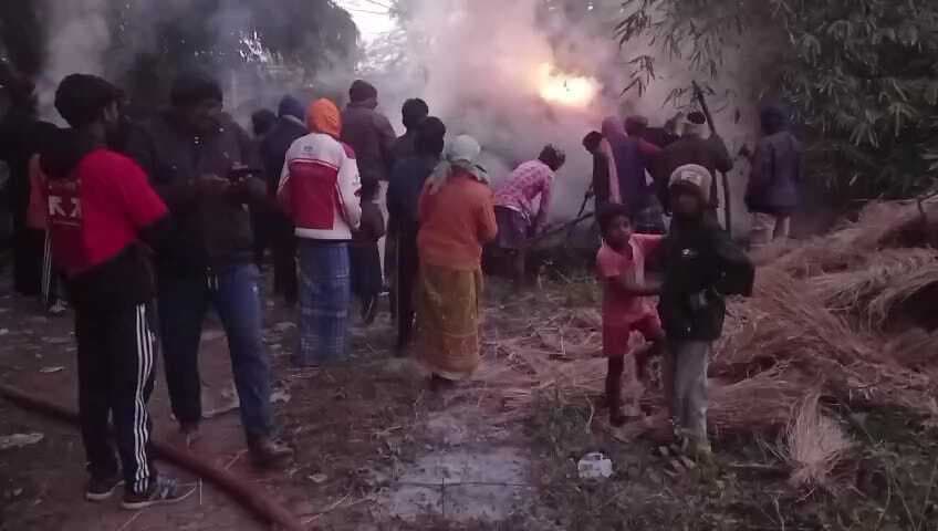 खलिहान में लगी आग, धान व बिचाली जलकर राख