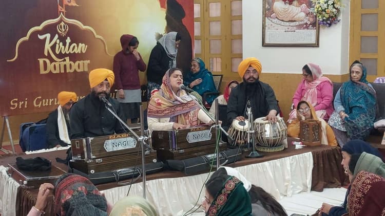 धूमधाम से मनाया गया गुरु गोविंद सिंह महाराज का 359वां प्रकाश उत्सव