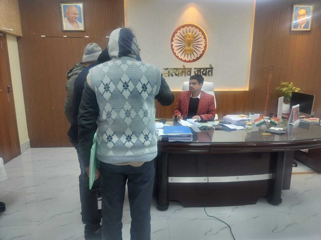 सुनवाई में अनुपस्थित वीरपुर थानाध्यक्ष दंडित