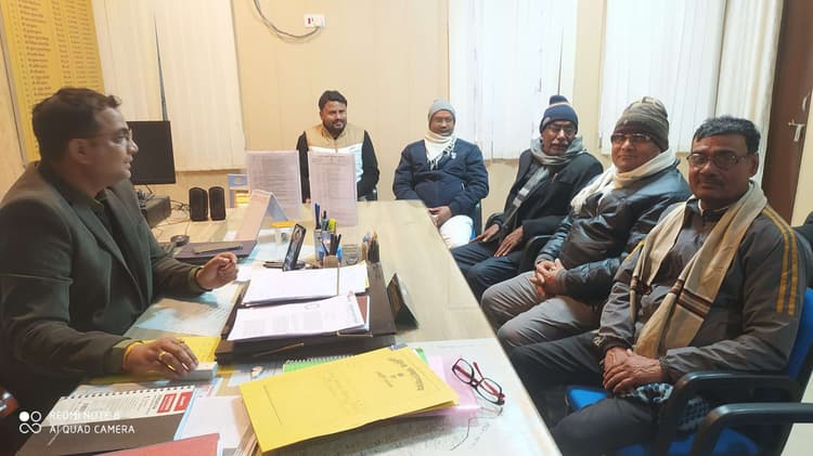 एसडीओ से वार्ता के बाद वकीलों का अनिश्चितकालीन न्यायिक कार्यों के बहिष्कार का निर्णय स्थगित