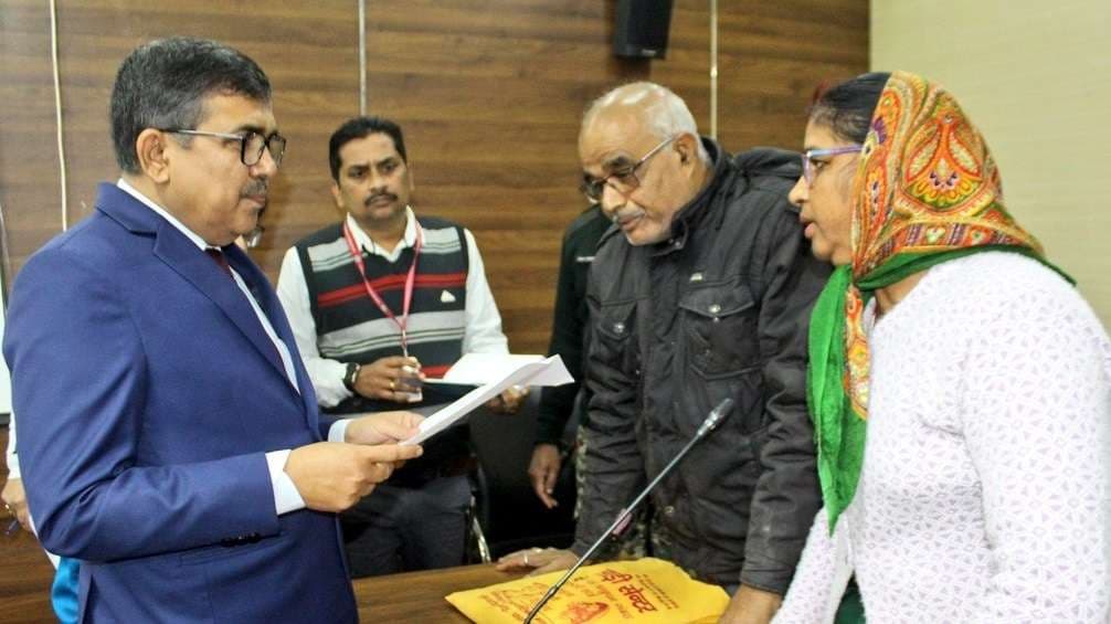 Bokaro News : जनता की समस्याओं पर पारदर्शी तरीके से कार्रवाई करना प्रशासन की जिम्मेदारी : उपायुक्त