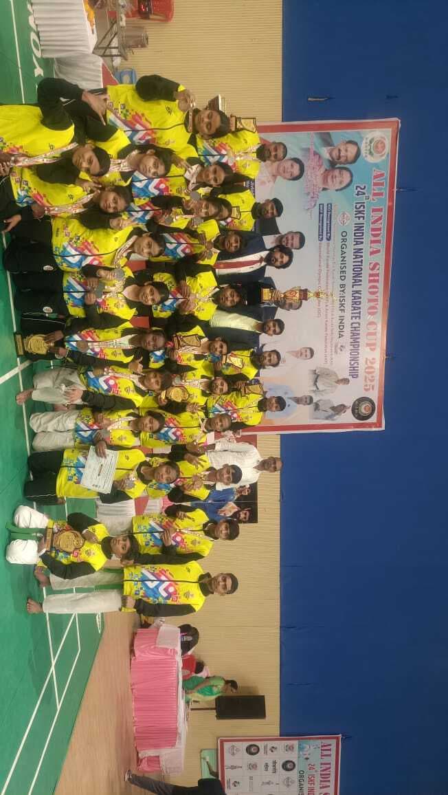 राष्ट्रीय कराटे प्रतियोगिता में खिलाड़ियों ने लहराया परचम, जीता गोल्ड, सिल्वर व ब्राॅन्ज मेडल