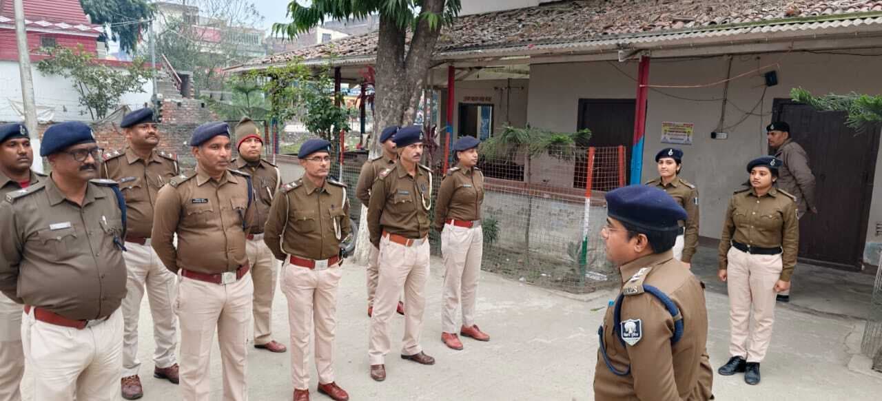 Madhubani News : थानाध्यक्ष महीने में एक आइओ के साथ लंबित मामले की करें समीक्षा