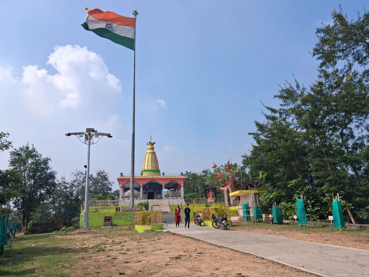 Bokaro News : नये साल को लेकर मंदिरों में भी हो रही विशेष तैयारी