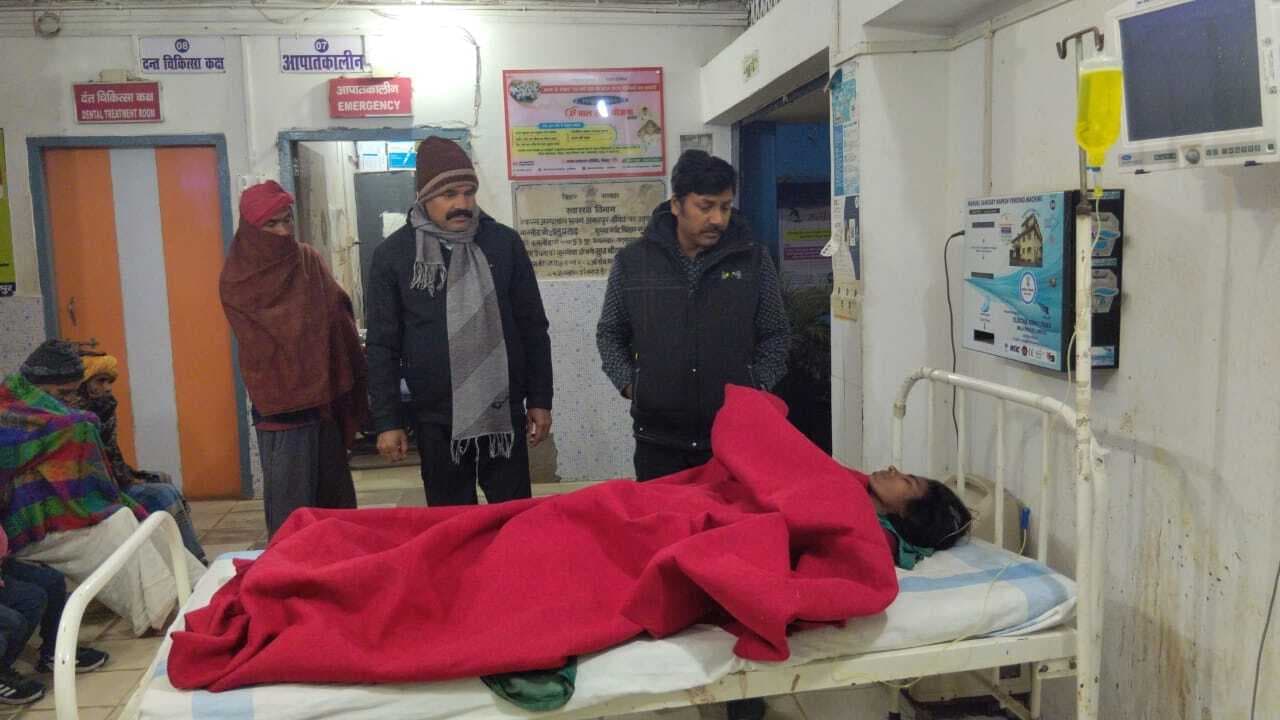 ग्रुप लोन को लेकर महिला को मारपीट कर किया जख्मी