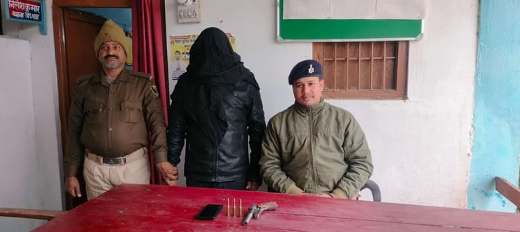 Madhubani News : नरहिया में बस से पिस्तौल व तीन कारतूस के साथ बदमाश धराया