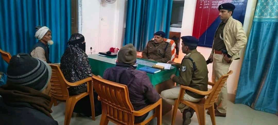 Madhubani News : एसपी ने जनसंवाद कार्यक्रम में लोगों की सुनी सुमस्याएं