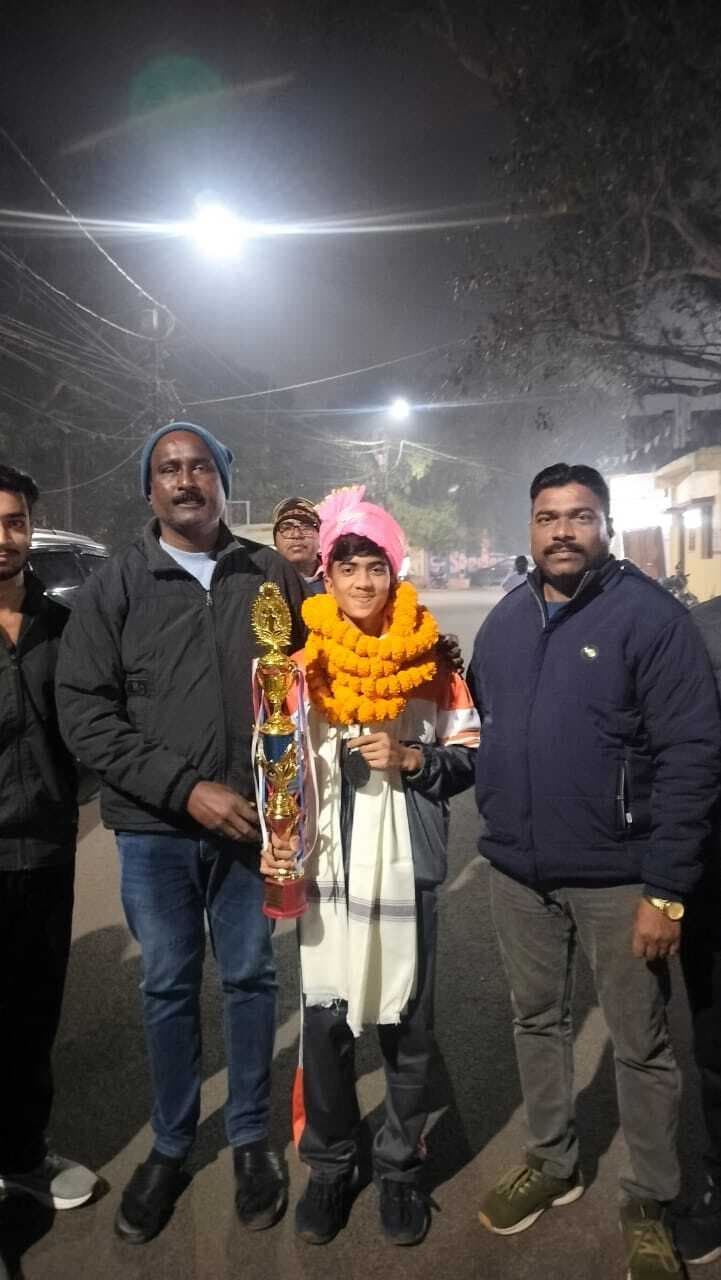 Yoga Player Saheb Singh Felicitated: राष्ट्रीय योग प्रतियोगिता में शहर के साहेब ने जीता कांस्य पदक