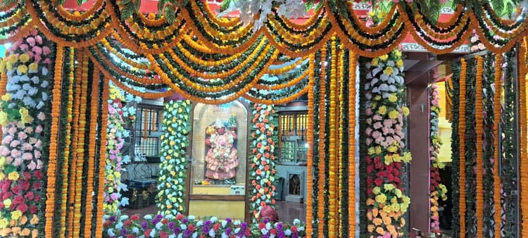 महावीर चौक पर नौ दिवसीय अष्टयाम संकीर्तन शुरू