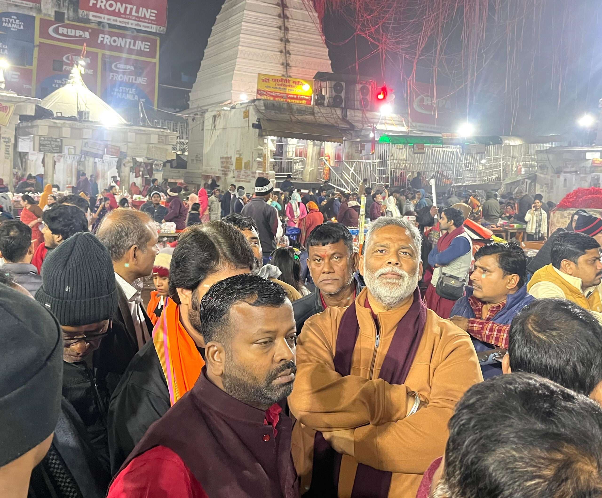 साल के अंत में सांसद ने भोले बाबा के दरबार में टेका माथा