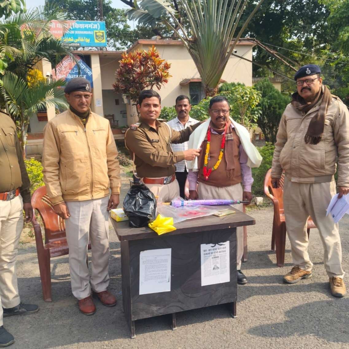 होमगार्ड जवान मनेश्वर को दी भावभीनी विदाई