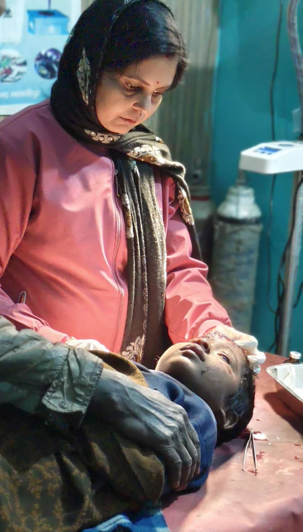 वाहन की ठोकर से बालक की हालत नाजुक, रेफर