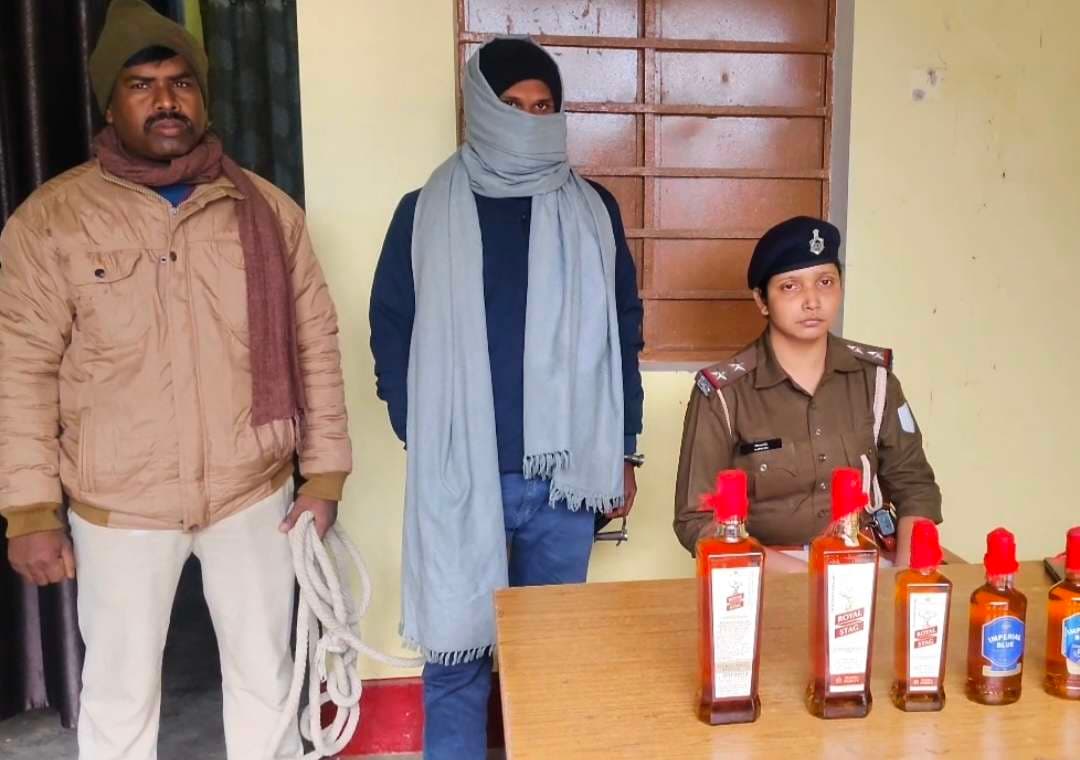 शराब तस्कर,शराबी द एनबीडब्ल्यू वारंटी गिरफ्तार