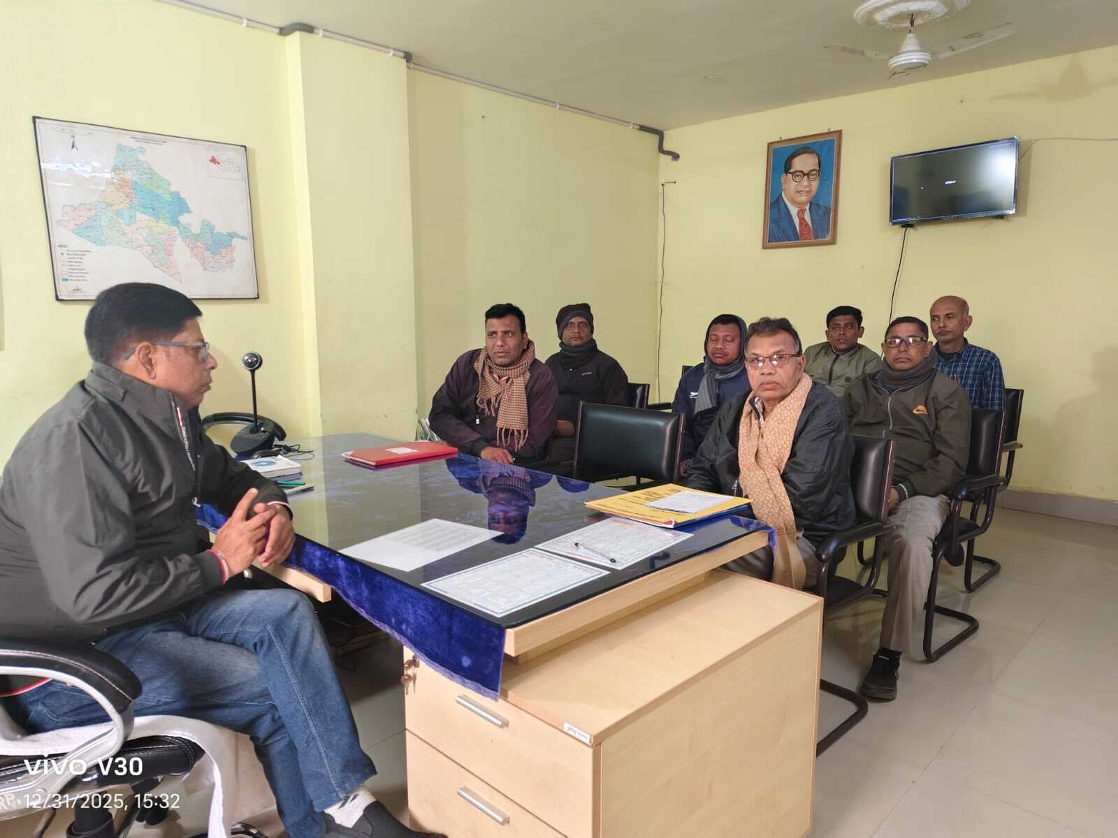 सूची में मतदाताओं का रंगीन फोटो होना जरूरी : बीडीओ