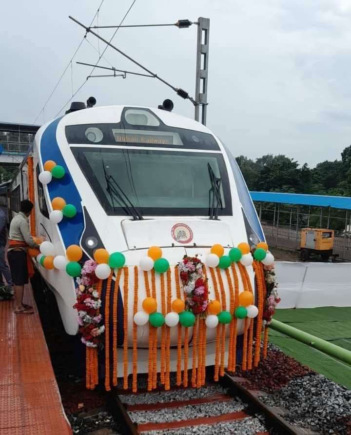 हावड़ा-गया वंदे भारत एक्सप्रेस गिरिडीह-मधुपुर रूट से चलाने की तैयारी में रेल प्रशासन हावड़ा-गया वंदे भारत एक्सप्रेस गिरिडीह-मधुपुर रूट से चलाने की तैयारी में रेल प्रशासन