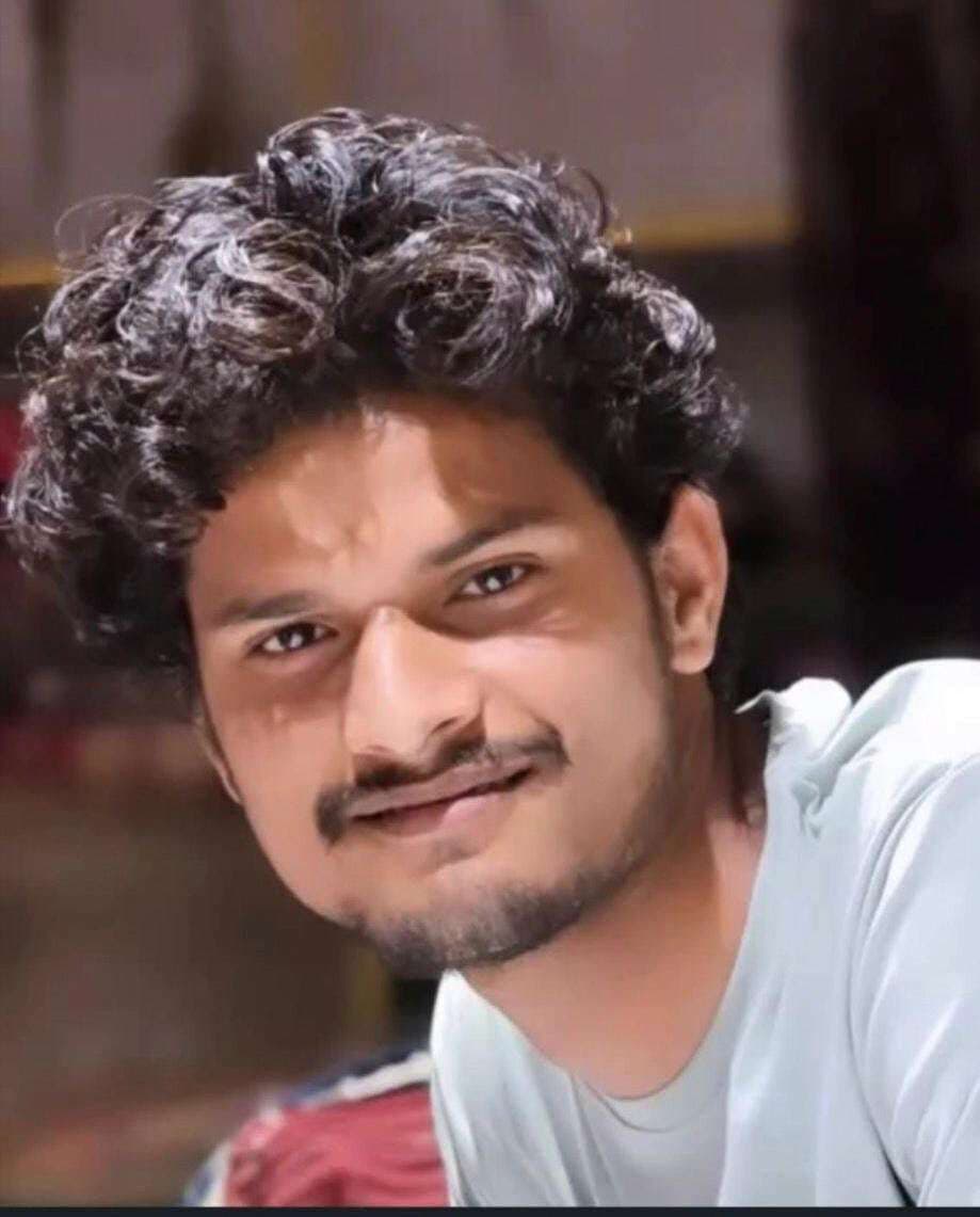 सड़क दुर्घटना में युवक की मौत