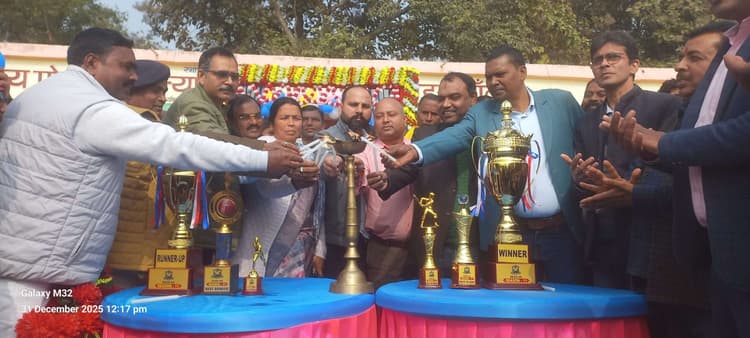 आरबीडी कॉलेज संग्रामपुर ने अक्षत ट्रेडर्स बेलहर को दो रन से हराया