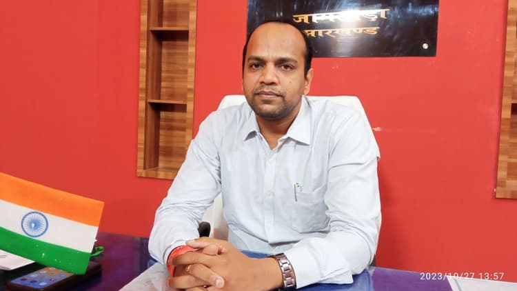 क्षमता से अधिक पर्यटकों को सवार न करें नाव चालक : एसडीओ