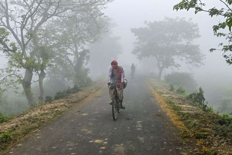 Delhi Air Pollution: दिल्ली-NCR की हवा जहरीली, खतरनाक स्तर पर पहुंचा प्रदूषण, AQI 461 हुआ