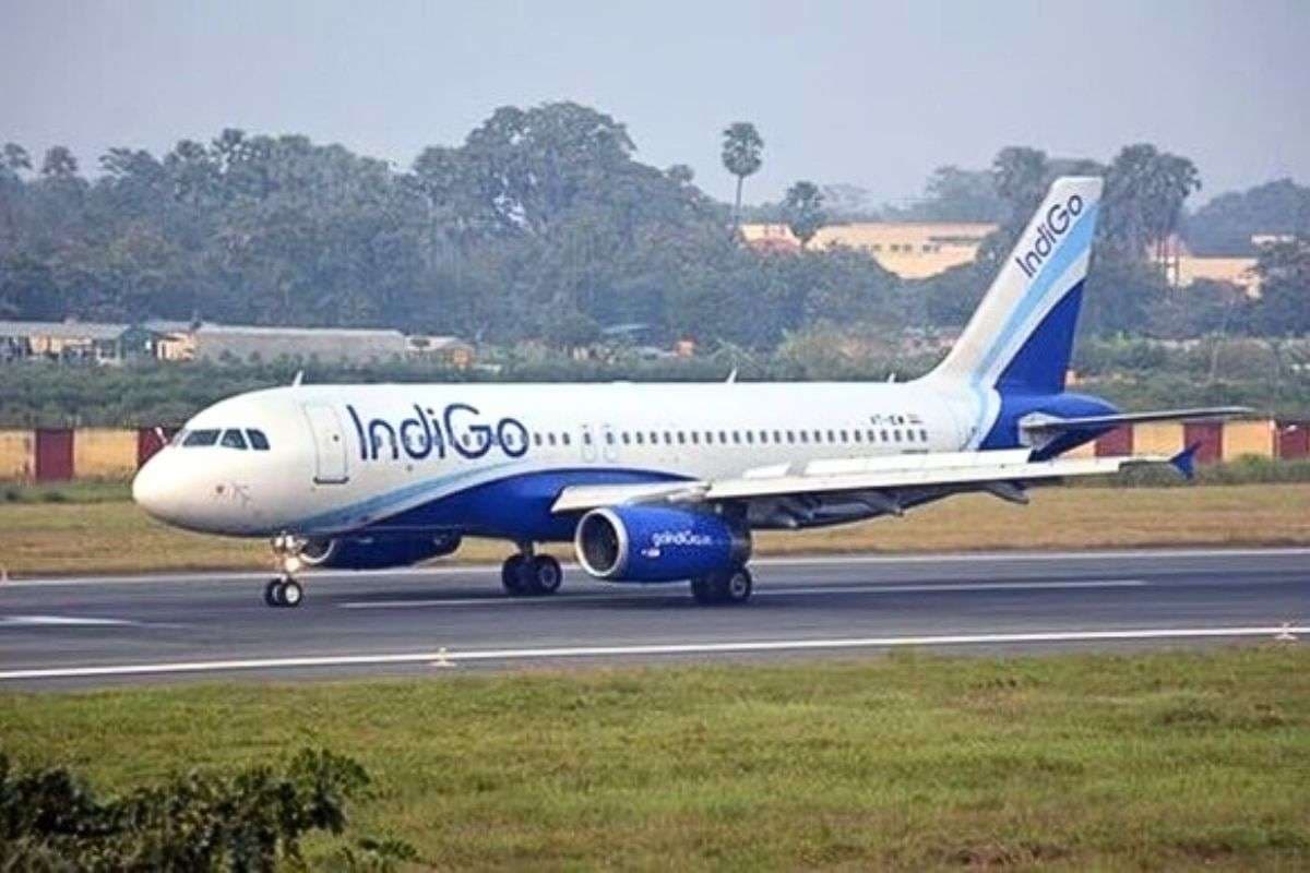 इंडिगो के क्रू रोस्टर और शेड्यूलिंग सॉफ्टवेयर में खराबी से 5 फ्लाइट्स कैंसिल, पटना और दिल्ली एयरपोर्ट पर फंसे रहे हजारों यात्री