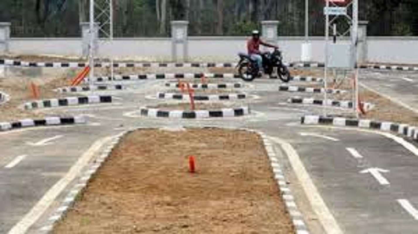 Bihar News: बिहार सरकार तुर्की में बनायेगी टेस्टिंग ट्रैक, ड्राइविंग लाइसेंस बनवाने जाना होगा शहर से दूर