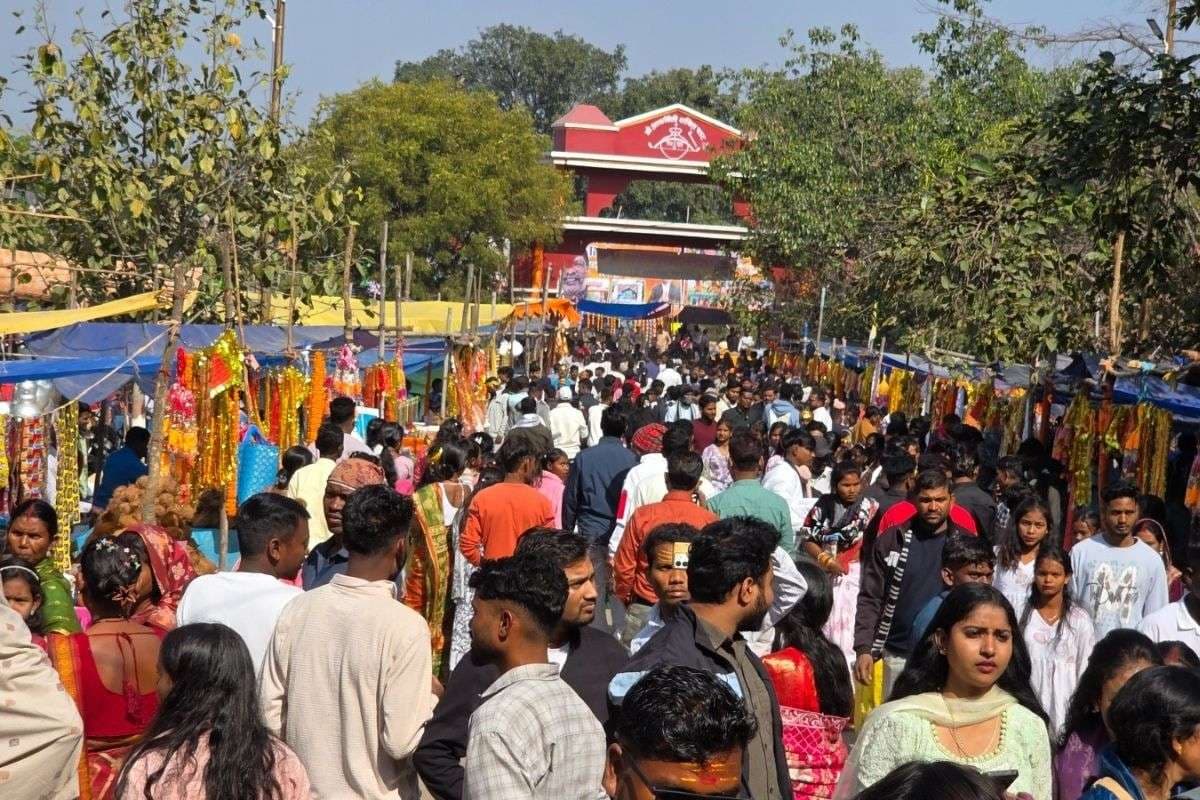 शक्ति पीठ आकर्षणी माता के दरबार में उमड़े श्रद्धालु.