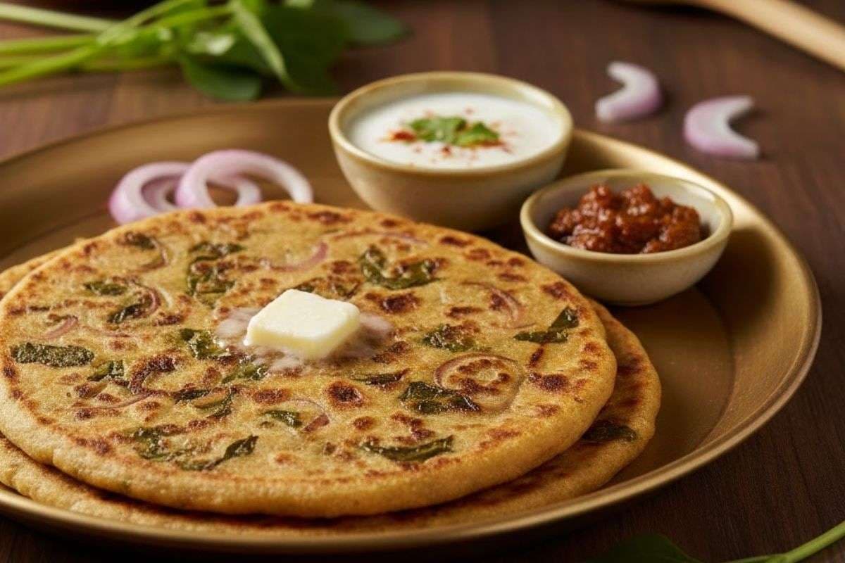 Bathua Onion Paratha Recipe in Hindi