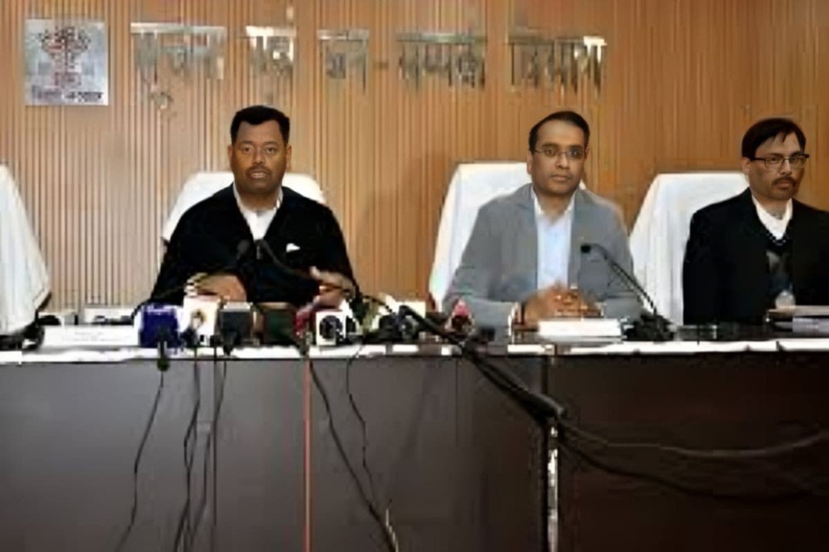 CM Nitish Gift: बिहार में होगी 4896 शिक्षकों की बंपर बहाली, हर ब्लॉक में बनेंगे सावित्रीबाई फुले हॉस्टल