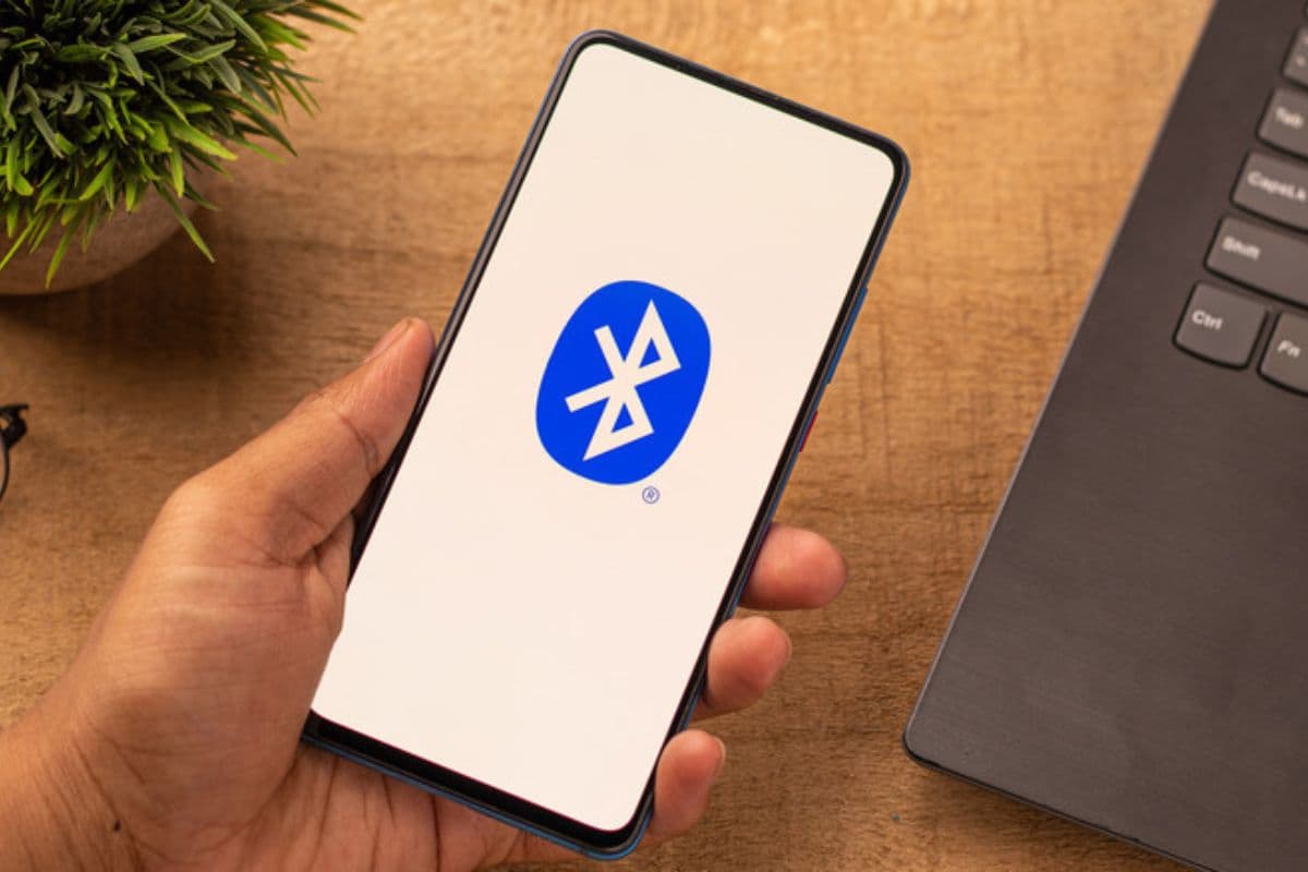Bluetooth ऑन रखते ही कितनी बैटरी फुर्र हो जाती है? ईयरफोन या स्मार्टवॉच कनेक्ट करने से पहले जान लें