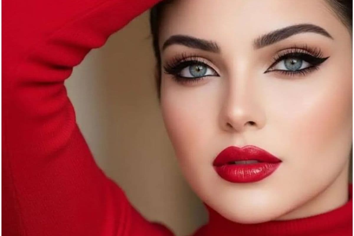 Makar Sankranti Special Lipstick Shades: पीले कपड़ों के साथ ट्राय करें ये 5 ट्रेंडी शेड्स,हर कोई करेगा तारीफ